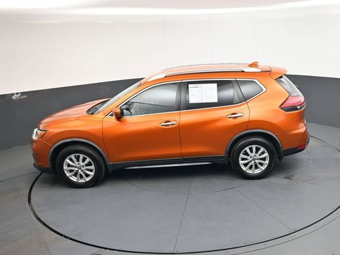 Used 2020 Nissan Rogue SV image 32