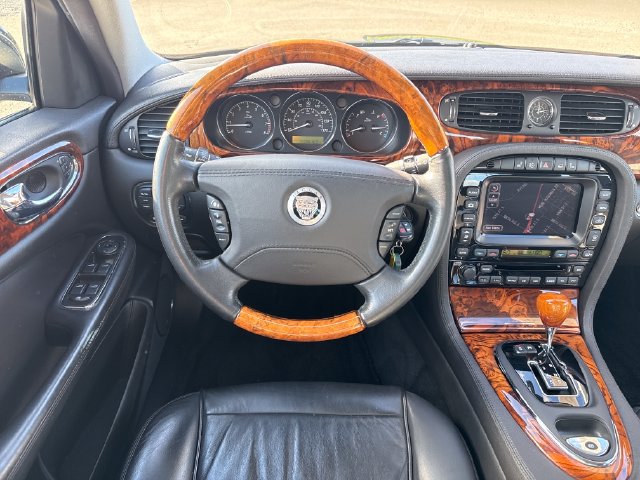 Used 2009 Jaguar XJ8 RWD image 14