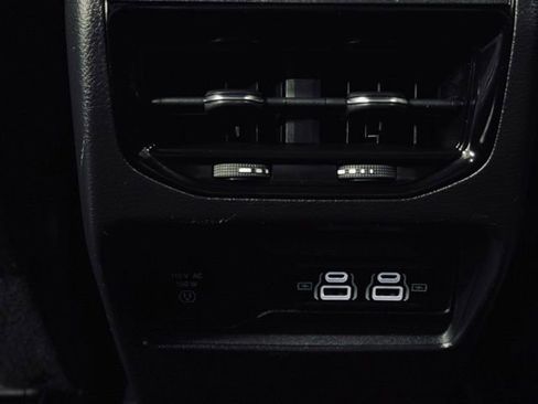 Used 2025 Jeep Grand Cherokee Altitude image 20