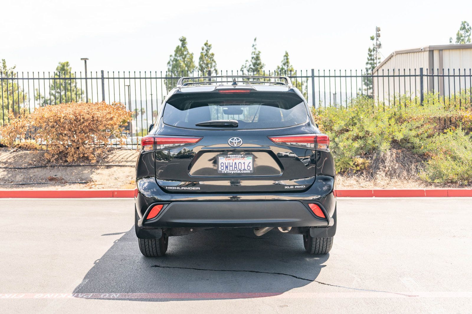 Certified 2021 Toyota Highlander XLE AWD/4WD image 8
