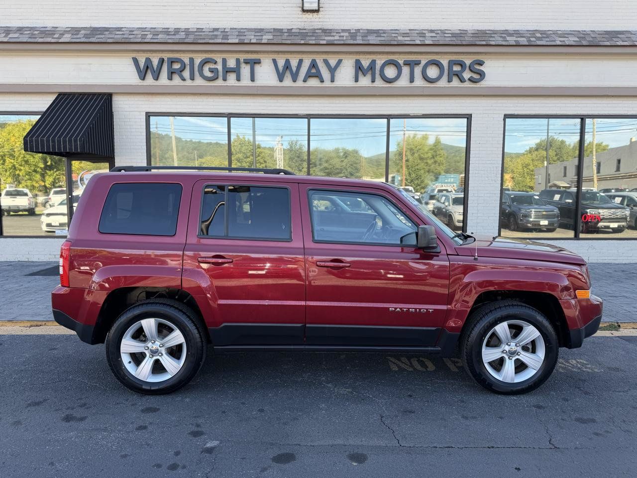 Used 2016 Jeep Patriot Sport w/ Power Value Group AWD/4WD image 2