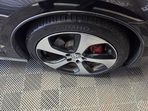 Used 2016 Volkswagen GTI SE FWD image 31