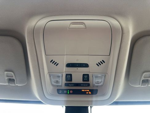 Used 2022 GMC Acadia Denali w/ Denali Ultimate Package image 15