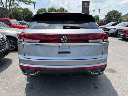 Used 2025 Volkswagen Atlas Cross Sport SE FWD image 6