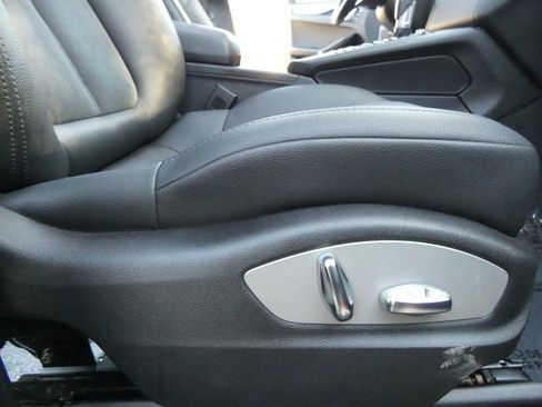Used 2018 Porsche Macan Sport Edition image 32