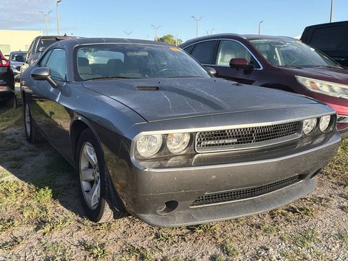 Used 2012 Dodge Challenger SXT RWD image 1