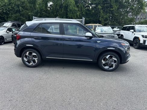 New 2026 Hyundai Venue SEL FWD image 8