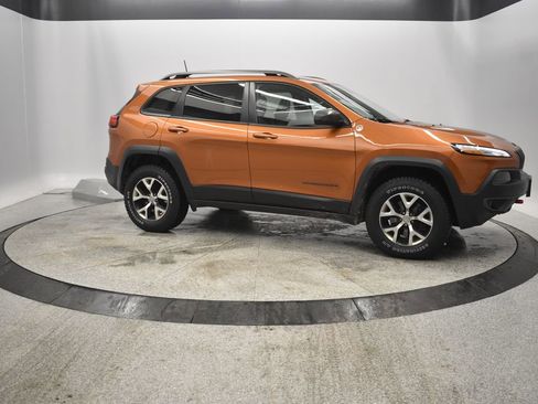 Certified 2016 Jeep Cherokee Trailhawk w/ Comfort/Convenience Group image 13