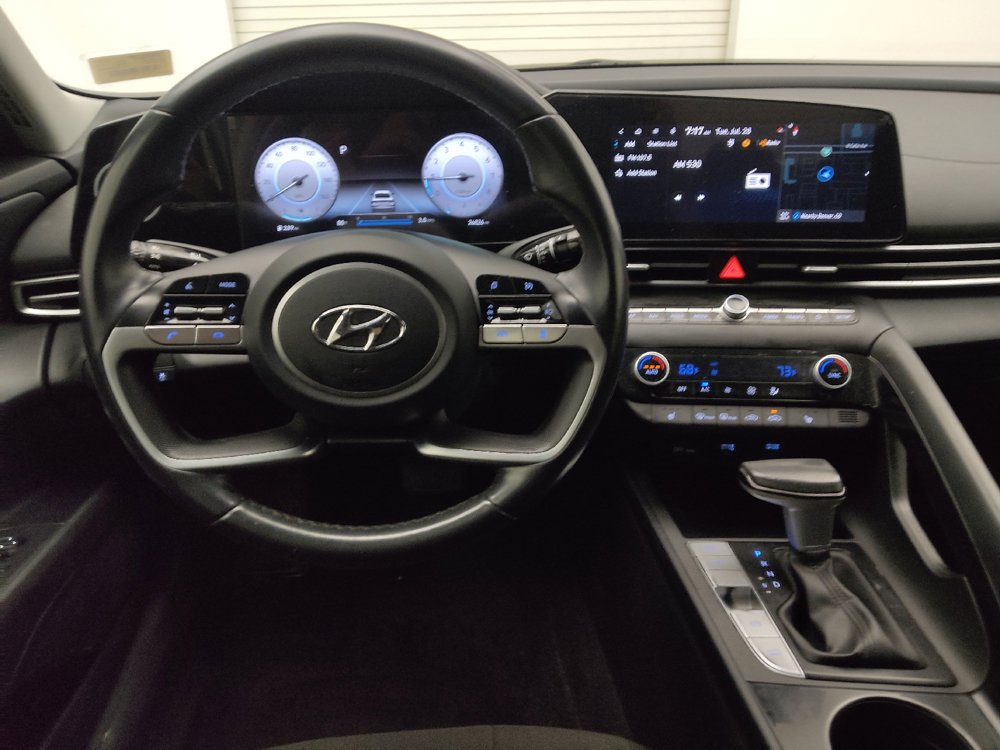 Used 2023 Hyundai Elantra SEL w/ Convenience Package FWD image 22