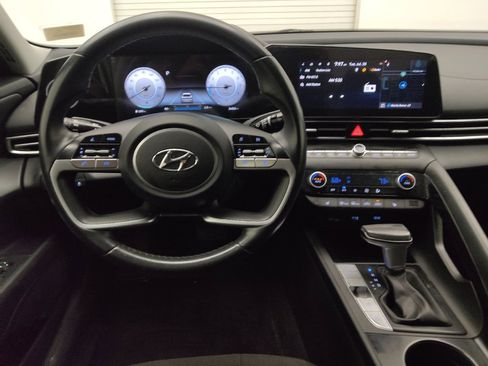 Used 2023 Hyundai Elantra SEL w/ Convenience Package FWD image 22