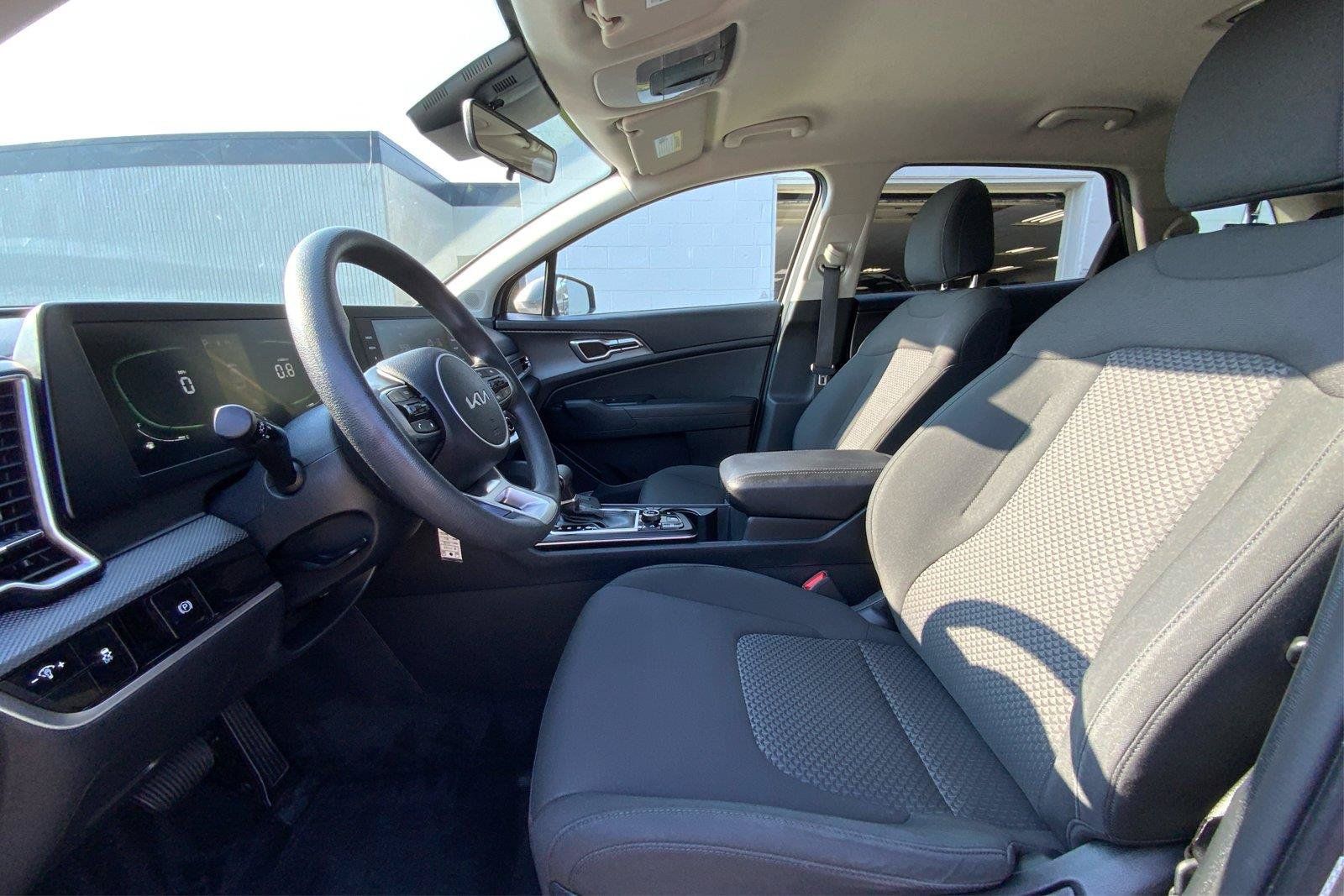 Used 2024 Kia Sportage LX AWD/4WD image 10
