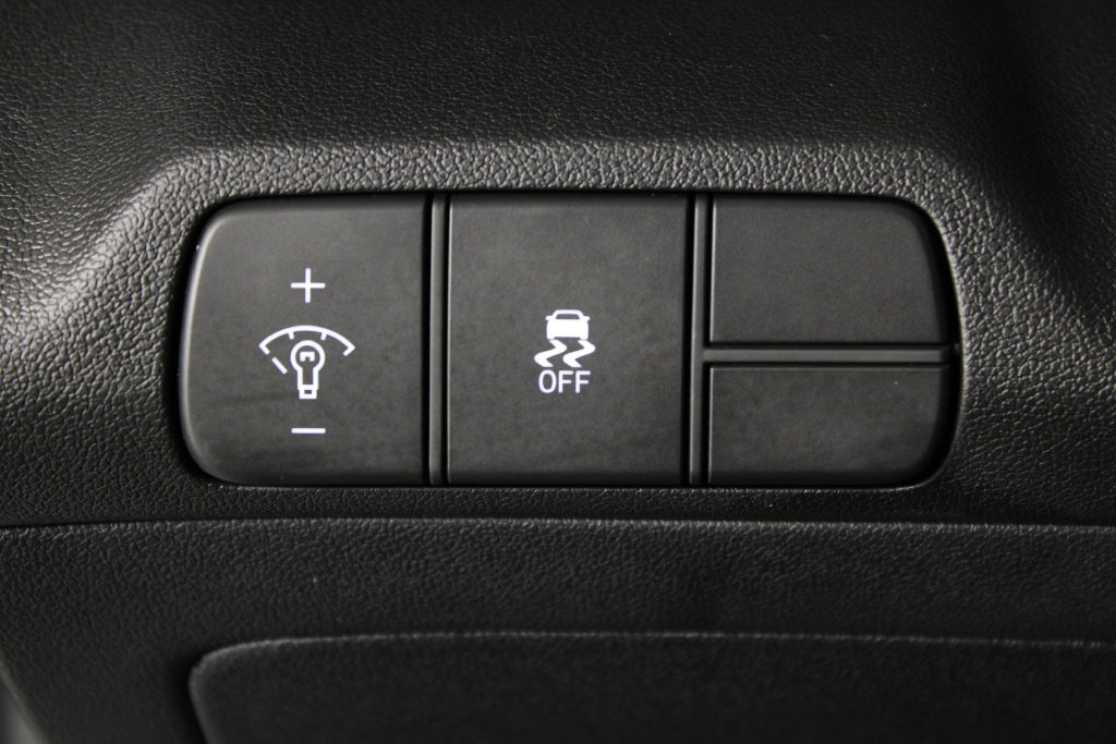 Certified 2026 Hyundai Elantra Sport FWD image 24