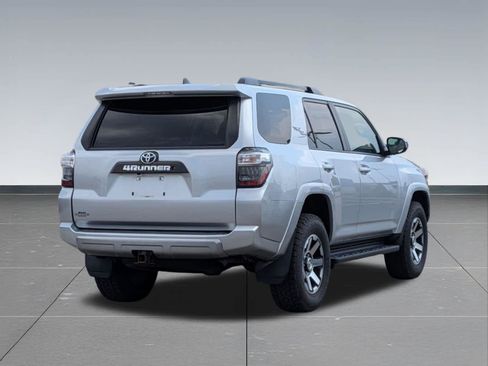 Used 2020 Toyota 4Runner TRD Off-Road AWD/4WD image 6
