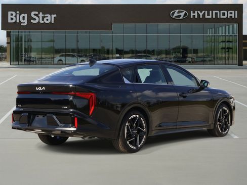 Used 2025 Kia K4 GT-Line w/ GT-Line Premium Package image 4