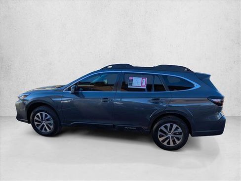 Used 2023 Subaru Outback Premium image 8