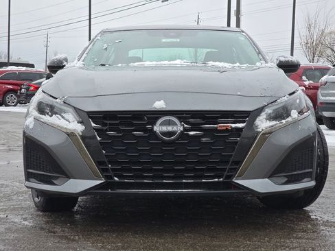 Used 2024 Nissan Altima 2.5 SR image 9