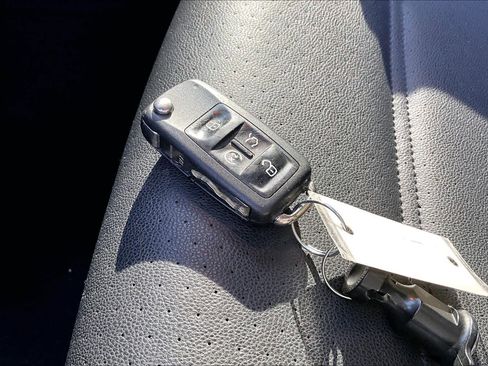 Used 2020 Volkswagen Passat 2.0T R-Line image 15