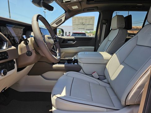 New 2026 GMC Yukon Denali w/ Denali Reserve Package AWD/4WD image 6