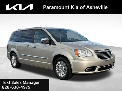 Used 2013 Chrysler Town & Country Limited w/ Luxury Group image 1