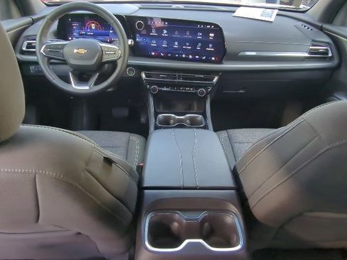 Certified 2025 Chevrolet Traverse LT image 16