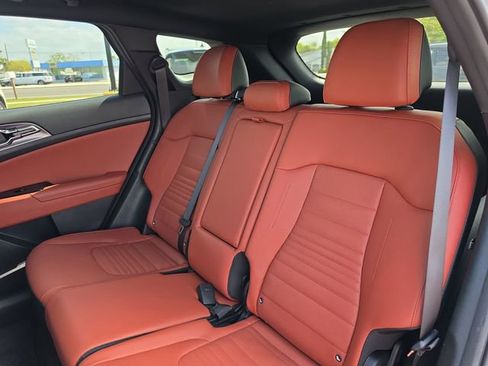 Used 2023 Kia Sportage SX image 27