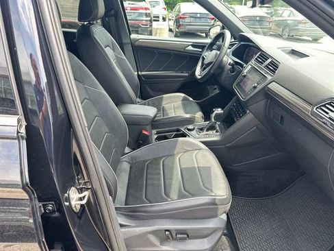 Certified 2023 Volkswagen Tiguan SEL R-Line AWD/4WD image 38