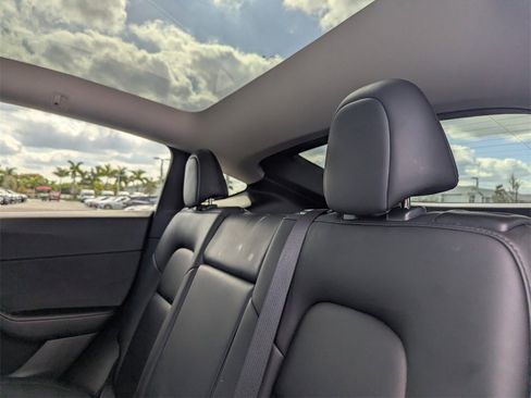 Used 2021 Tesla Model Y 2WD image 17