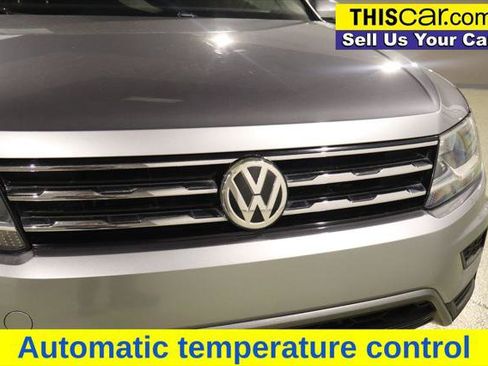 Used 2020 Volkswagen Tiguan SE FWD image 11
