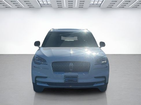 Certified 2023 Lincoln Aviator Reserve w/ Equipment Group 201A image 8