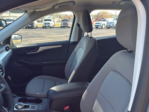 Used 2022 Ford Escape S image 16