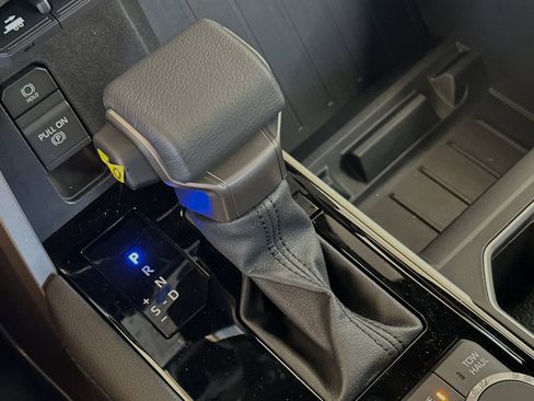 Used 2025 Toyota Tundra Limited image 24