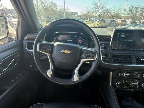 Used 2023 Chevrolet Suburban Premier image 21