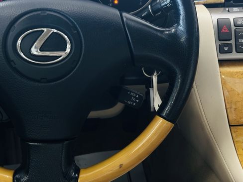 Used 2005 Lexus SC 430 Convertible RWD image 48