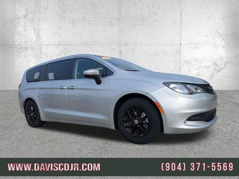 Certified 2022 Chrysler Voyager LX image 1