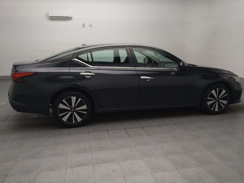 Used 2022 Nissan Altima 2.5 SV FWD image 10
