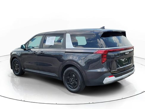 Used 2025 Kia Carnival FWD image 4