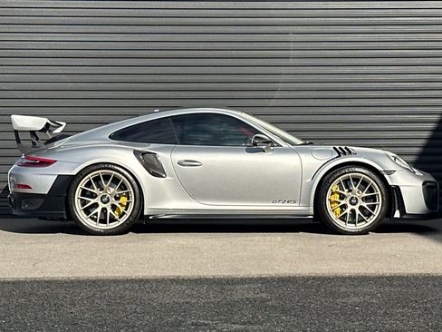 Used 2018 Porsche 911 GT2 RS image 9
