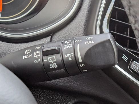 Used 2022 Jeep Cherokee Limited AWD/4WD image 29