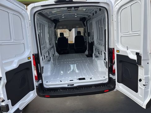 New 2025 Ford Transit 250 148 Medium Roof image 10