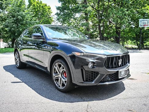 Used 2020 Maserati Levante S GranSport AWD/4WD image 6