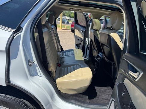 Used 2016 Ford Edge SEL w/ Equipment Group 201A AWD/4WD image 24