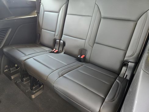 Used 2021 Chevrolet Tahoe High Country w/ Premium Package RWD image 28