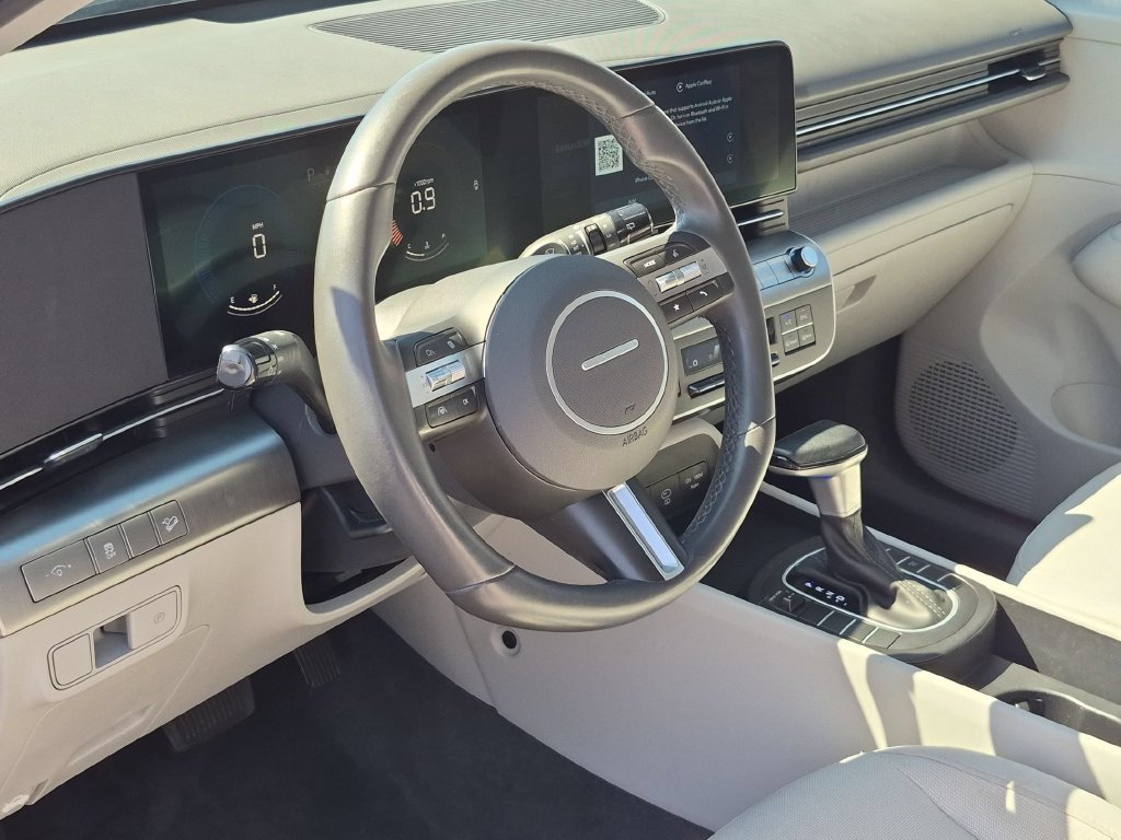 Used 2025 Hyundai Kona SEL FWD image 15