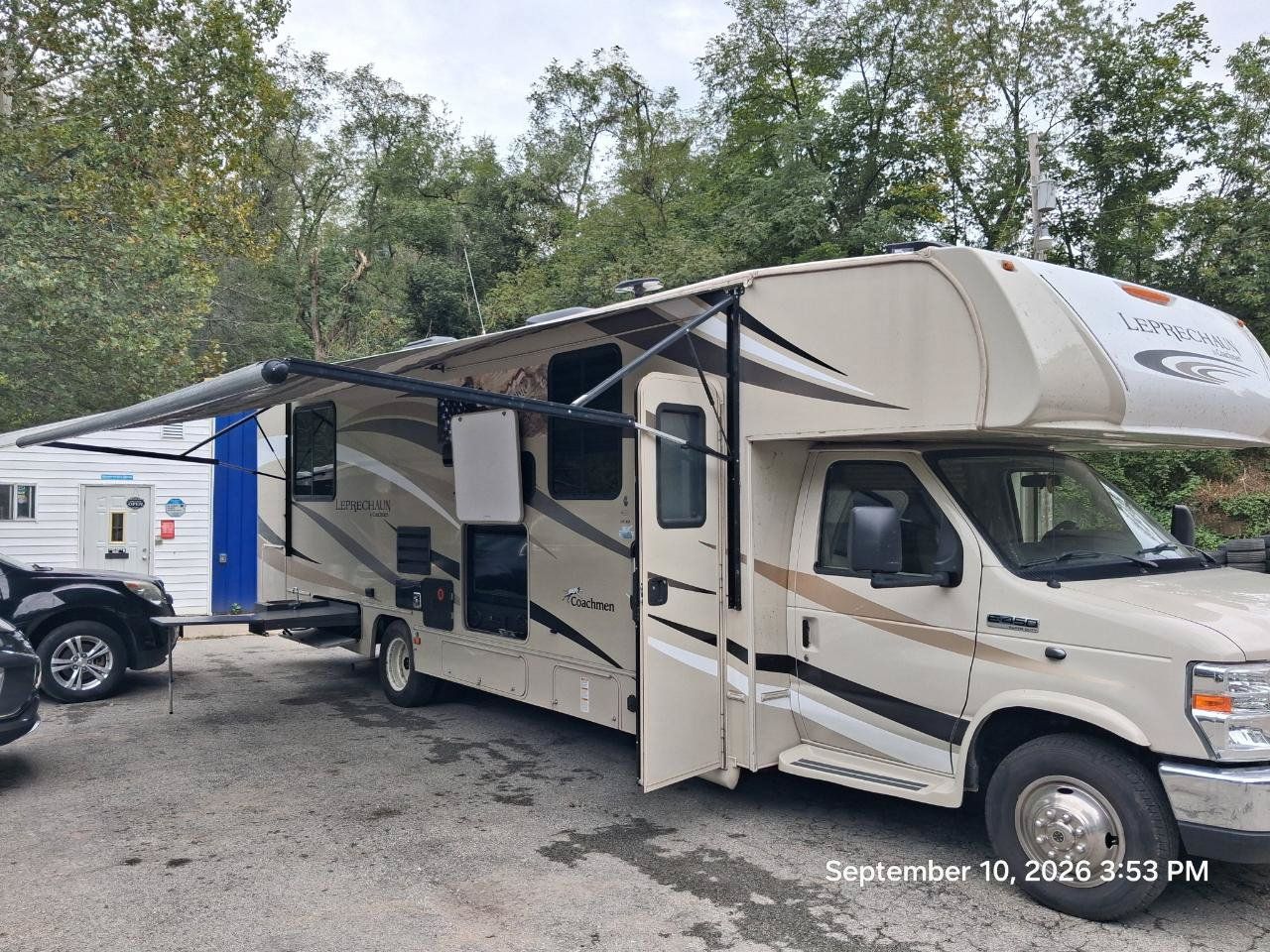 Used 2018 Ford E-450 and Econoline 450 Super Duty w/ Motorhome Prep Package RWD image 38