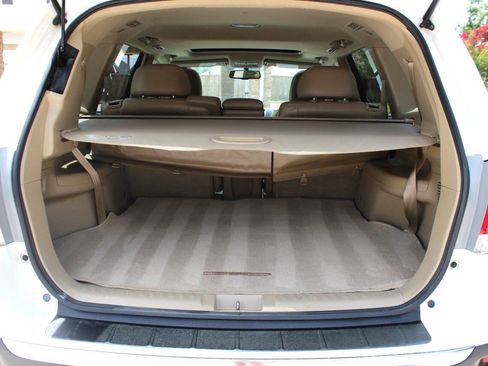 Used 2012 Toyota Highlander SE FWD image 7