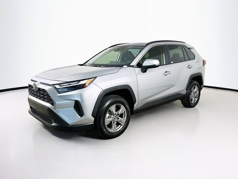Used 2025 Toyota RAV4 XLE w/ Convenience Package FWD image 3