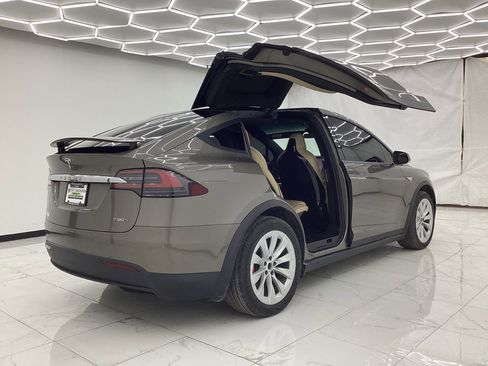 Used 2016 Tesla Model X 75D image 16