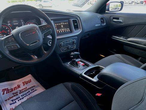 Used 2022 Dodge Charger SXT RWD image 2