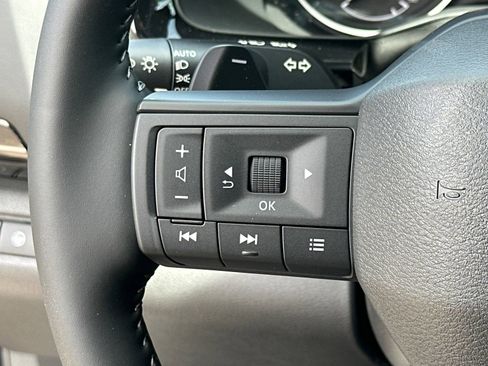New 2026 Nissan Pathfinder SV w/ SV Premium Package FWD image 26