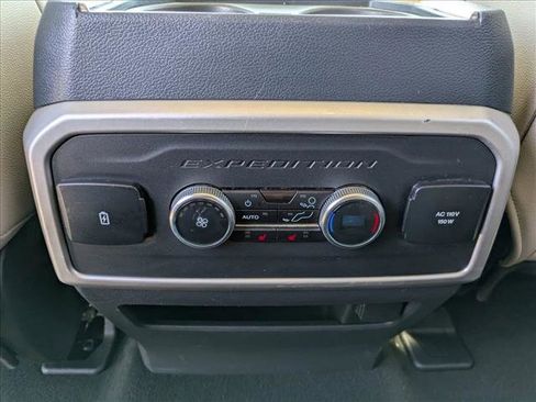 Used 2024 Ford Expedition Limited AWD/4WD image 11